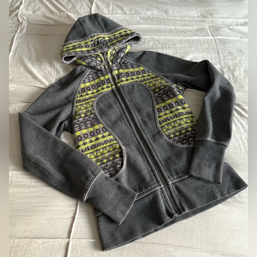 Vintage Lululemon Scuba Hoodie Special Edition Fair Isle Gray & Yellow - Picture 3 of 9